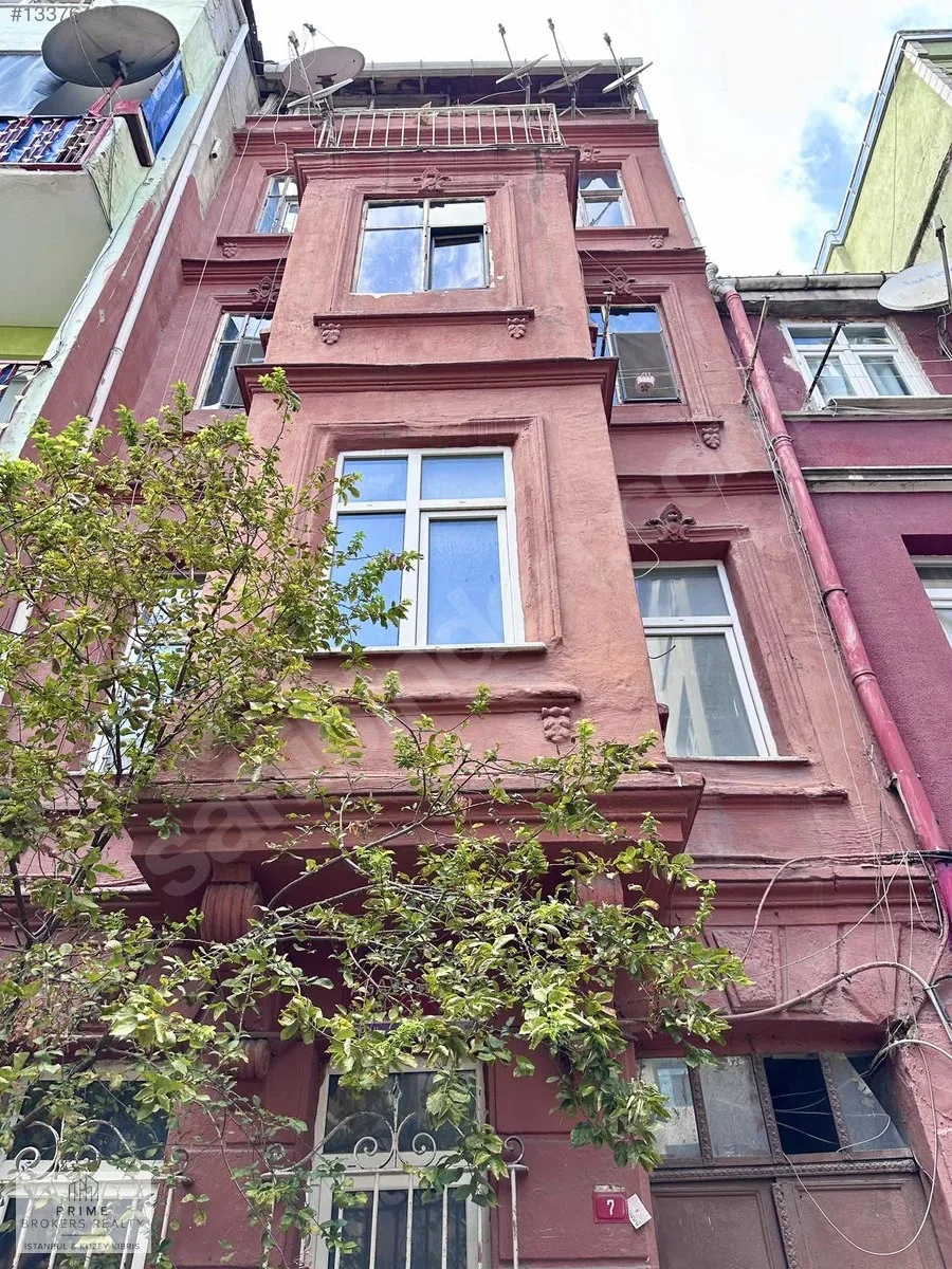 Satılık Cihangir'de Tarihi Eser 6 Katlı Bina, bina
