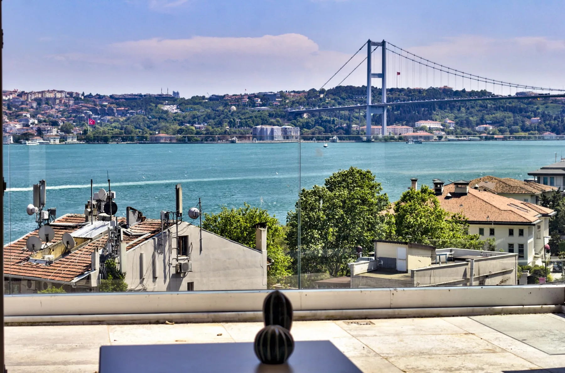 Satılık Eşsiz Boğaz Manzarası, ikinci teras